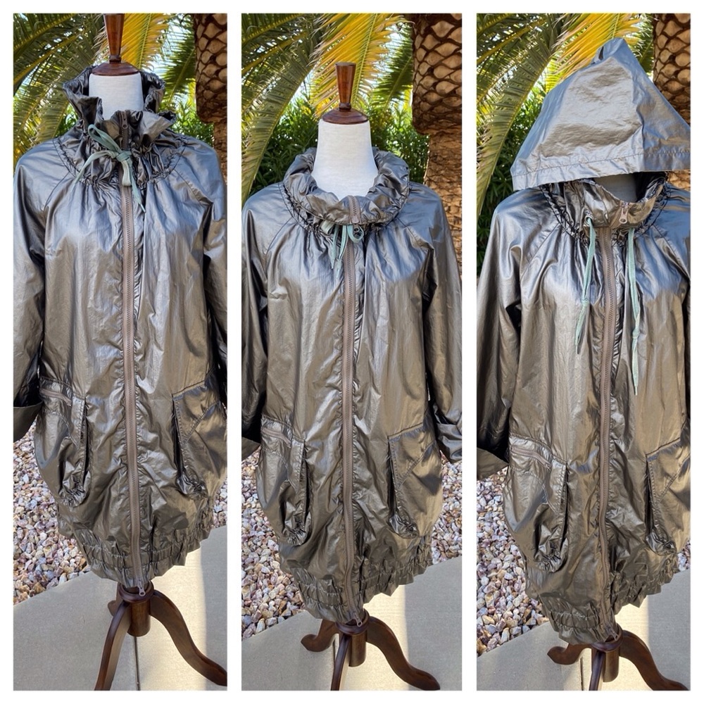 Cop. Copine Versatile Lightweight Raincoat